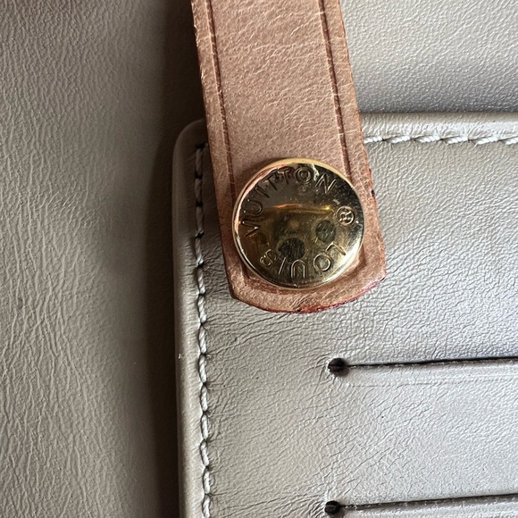 Authentic Louis Vuitton Vernis Crossbody Wallet - Picture 11 of 14